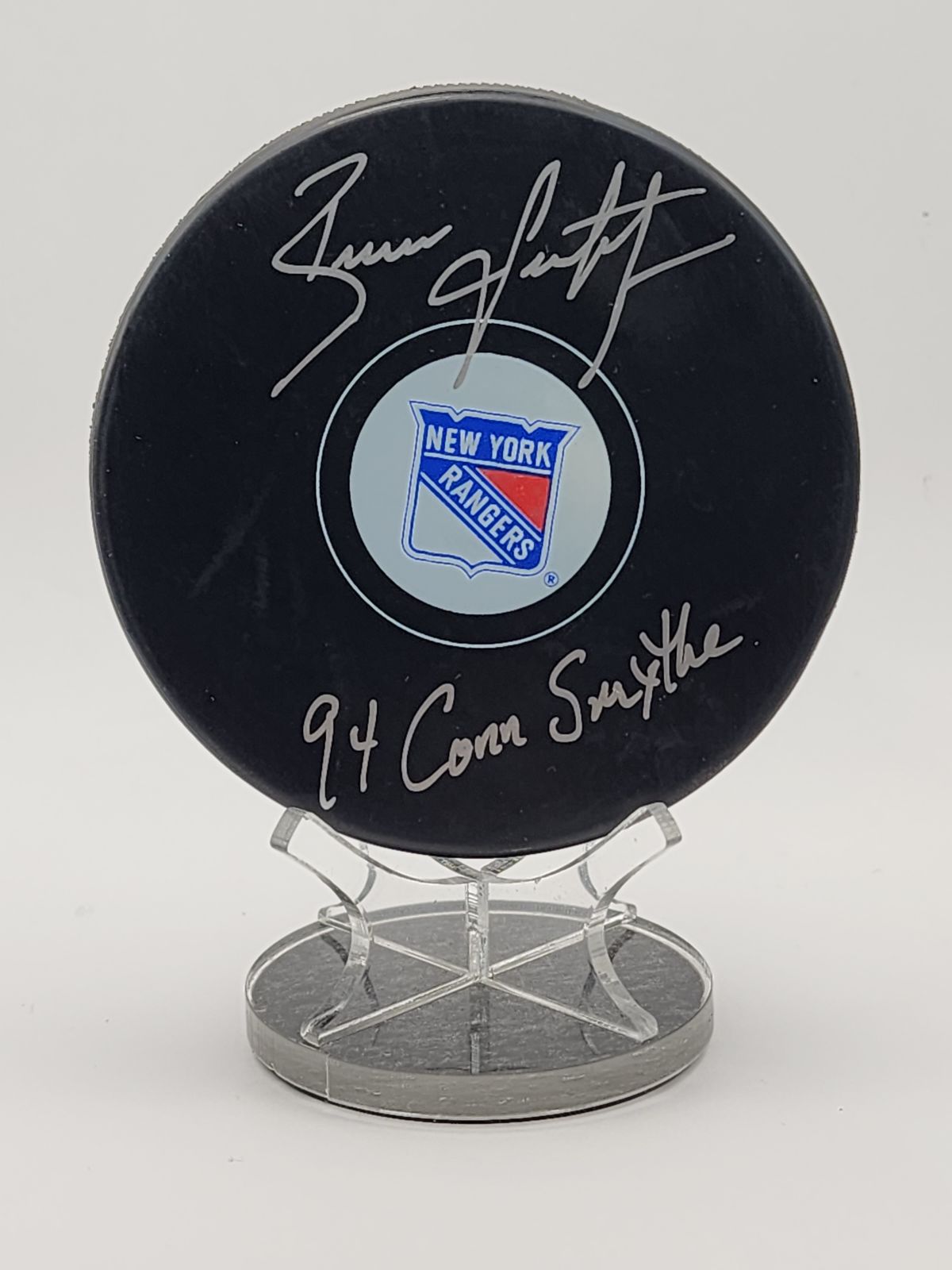 Brian Leetch Signed NY Rangers Logo Puck with '94 Conn Smythe Inscription image 0