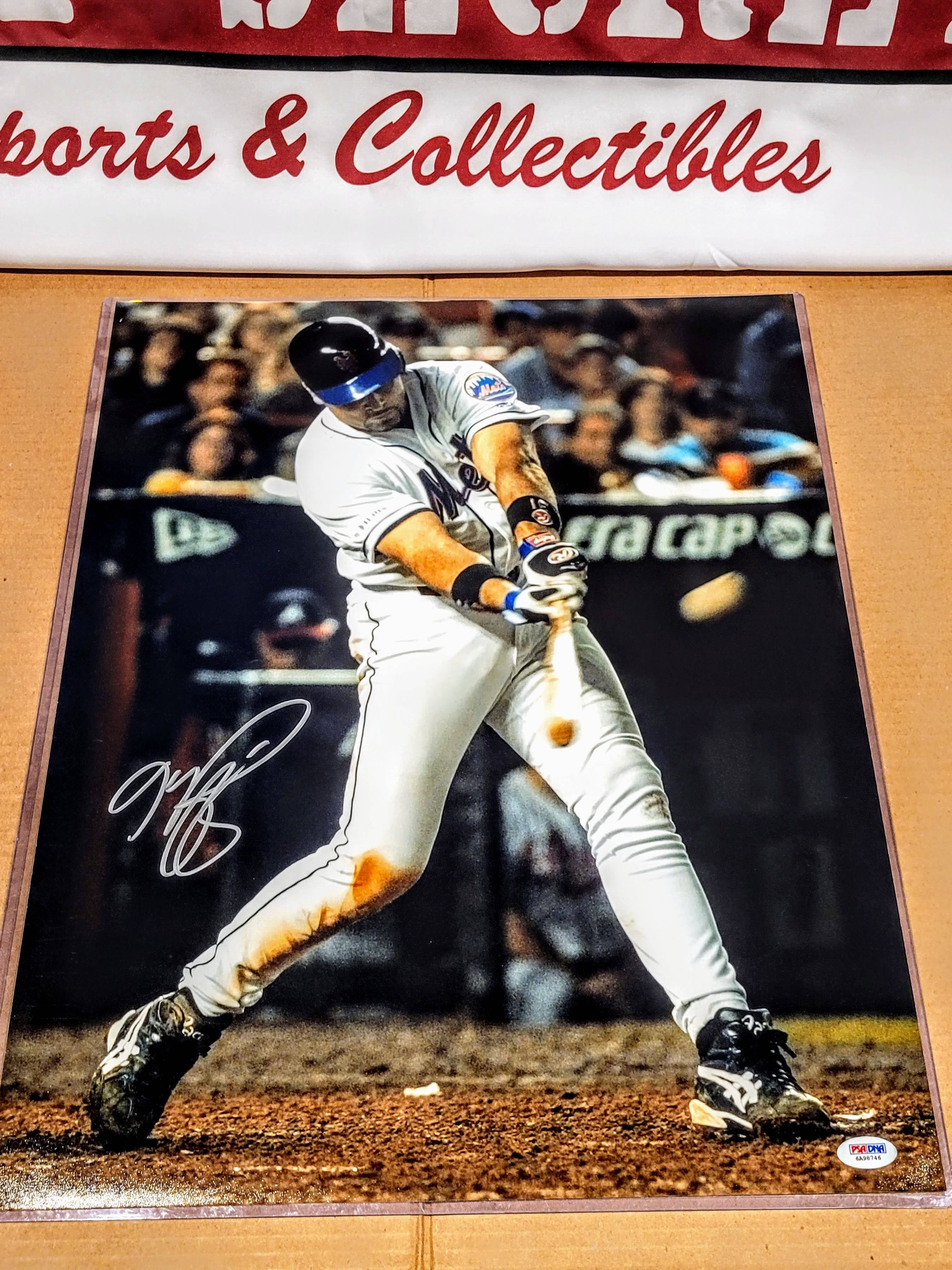 Mike Piazza Signed 16x20 image 0
